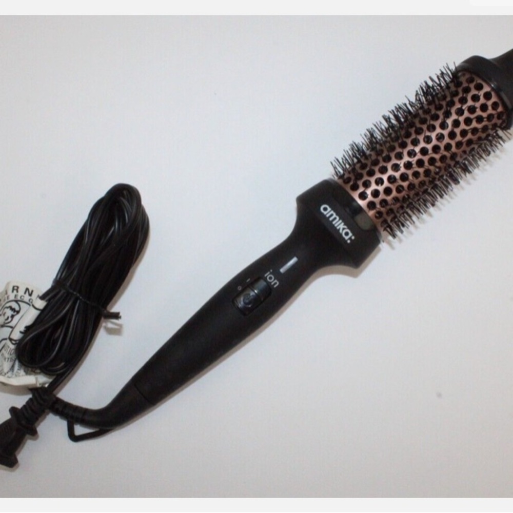 Amika Blowout Babe Thermal Blowout Brush